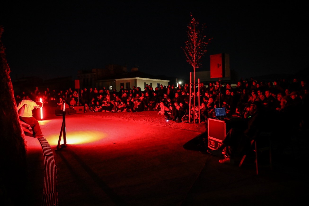 Dance performance capturing momentum